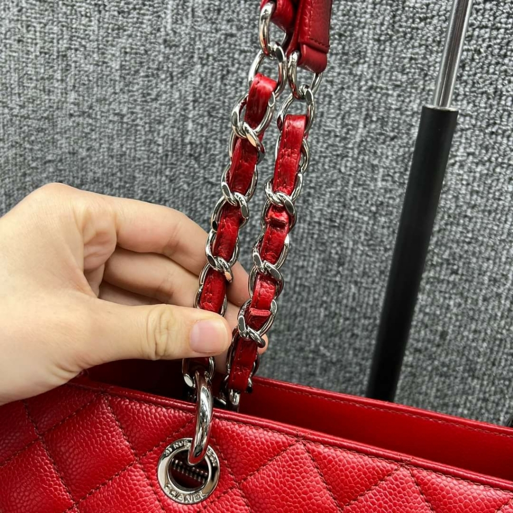 100% Authentic CHANEL GST XL Tote Bag - Picture 4 of 16